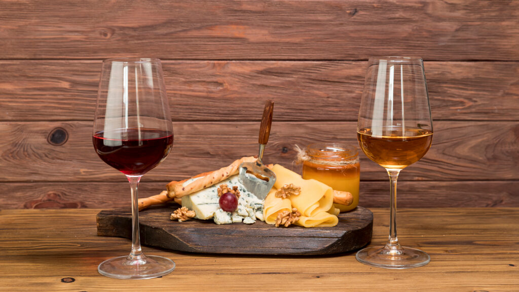 Dessertwein und Käse aus der Weinregion Rhônetal Frankreich