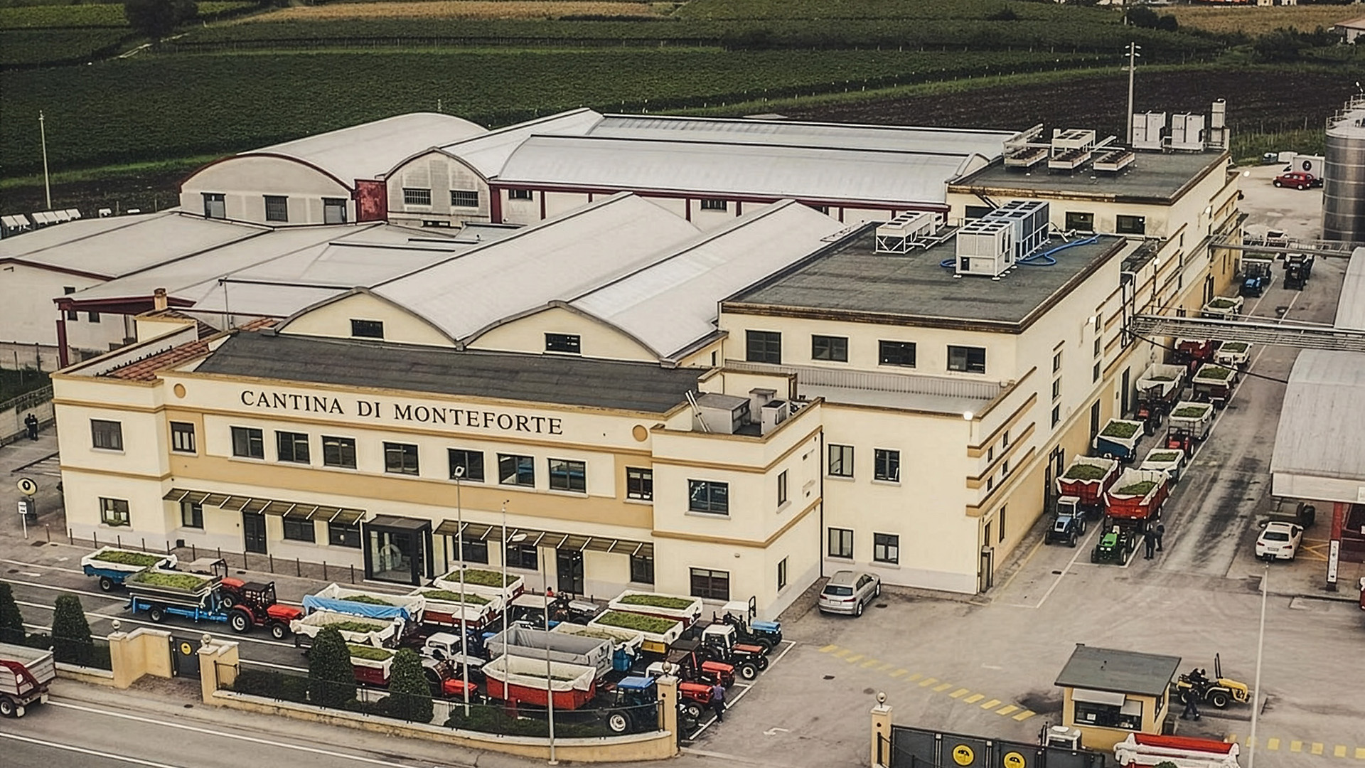 Cantina-di-Monteforte-Weingut-Luftansicht-Veneto